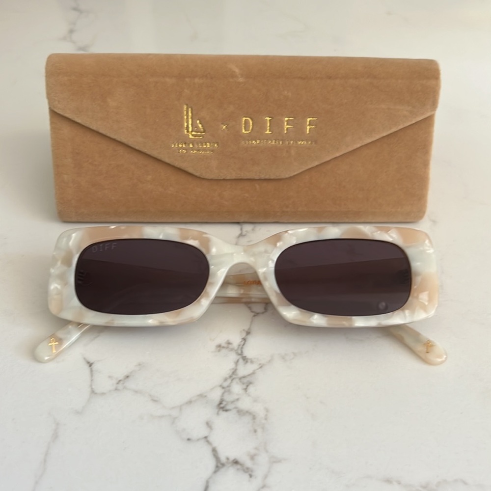 DIFF Eyewear Lauren London Lotus Locs White Pearl Grey Sunglasses.